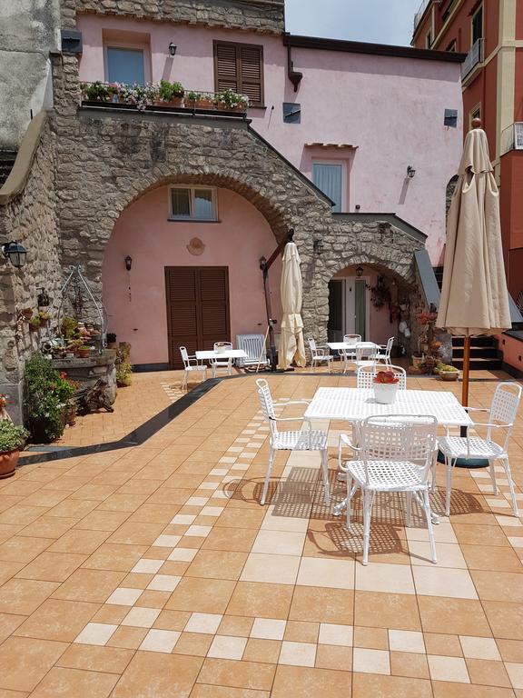 Bed and Breakfast Chez Chantal Мета Экстерьер фото